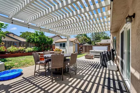 Exterior - 102 Henry Ct, Tracy, CA 95376 photo 2 of 6