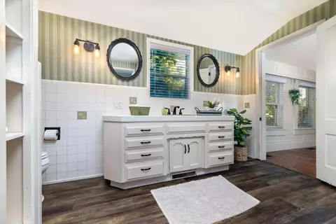 Bath - 490 E Main, Grass Valley, CA 95945 photo 4 of 7