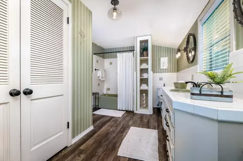 Bath - 490 E Main, Grass Valley, CA 95945 photo 6 of 7
