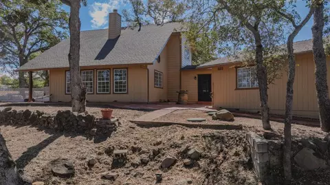 8010 Hedgepeth Rd, Valley Springs, CA 95252