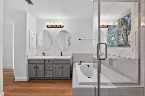 Bath - 3845 Carver Rd, Modesto, CA 95356 photo 2 of 3