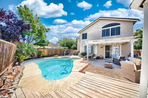 Exterior - 3227 Cathleen Ln, Tracy, CA 95377 photo 8 of 10
