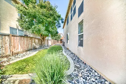 Exterior - 3227 Cathleen Ln, Tracy, CA 95377 photo 6 of 10
