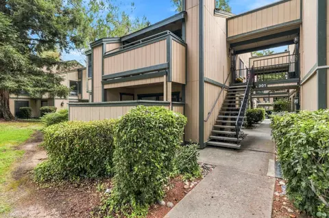 301 Del Verde Cir #1, Sacramento, CA 95833