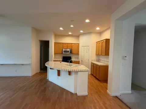 Kitchen - 1347 Cliff Swallow Dr, Patterson, CA 95363 photo 1 of 5