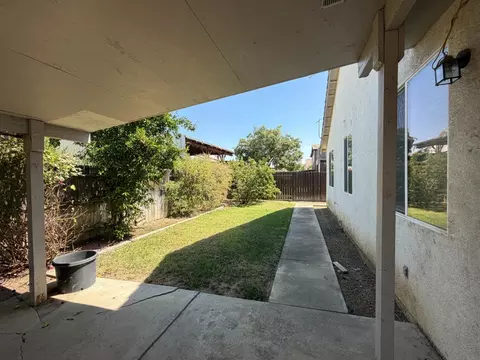 Exterior - 1347 Cliff Swallow Dr, Patterson, CA 95363 photo 2 of 5