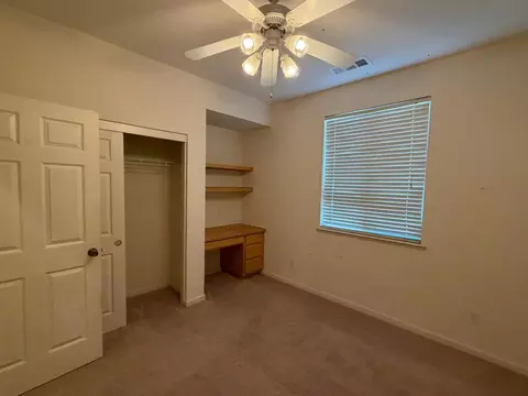 Bedroom - 1347 Cliff Swallow Dr, Patterson, CA 95363 photo 6 of 7