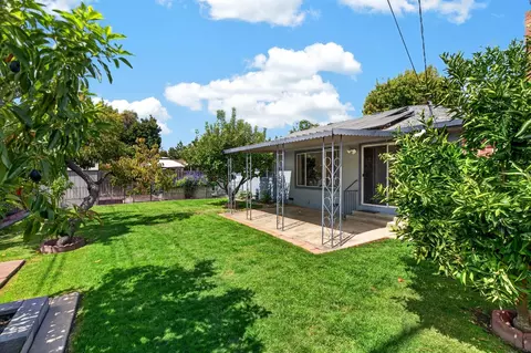 Exterior - 820 Park St, Lodi, CA 95240 photo 4 of 9