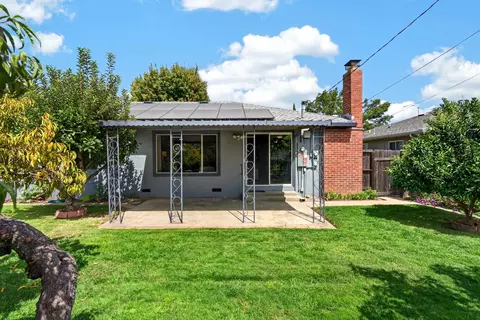 Exterior - 820 Park St, Lodi, CA 95240 photo 3 of 9