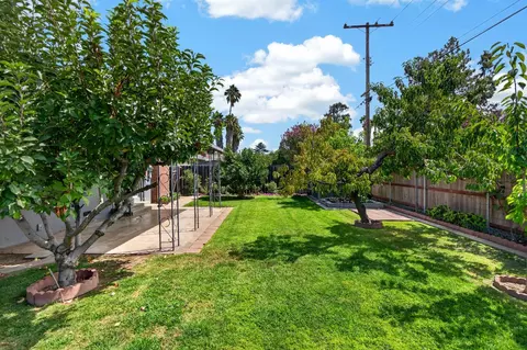Exterior - 820 Park St, Lodi, CA 95240 photo 6 of 9