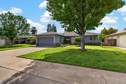Exterior - 820 Park St, Lodi, CA 95240 photo 2 of 9