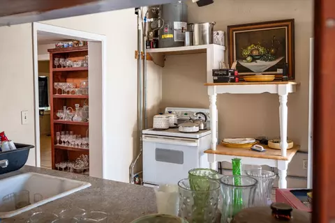 Kitchen - 3024 Dakota Ave, Modesto, CA 95358 photo 6 of 6