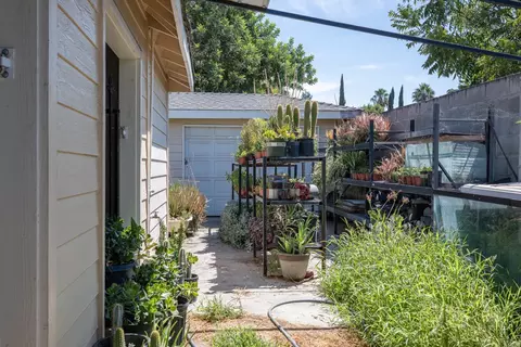 Exterior - 3024 Dakota Ave, Modesto, CA 95358 photo 7 of 9