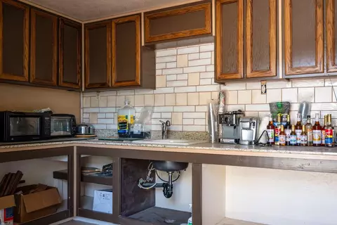 Kitchen - 3024 Dakota Ave, Modesto, CA 95358 photo 2 of 6
