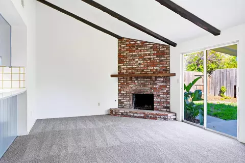 Living - 2801 Sapphire Dr, Modesto, CA 95355 photo 2 of 4