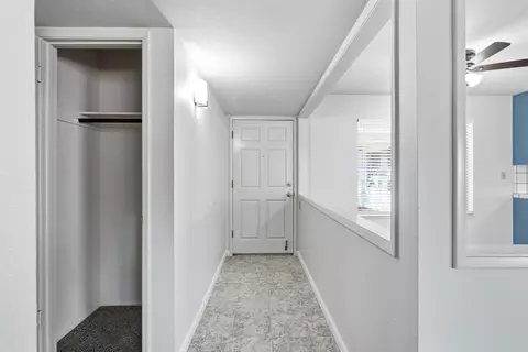 Entry Way - 2801 Sapphire Dr, Modesto, CA 95355 photo 1 of 2