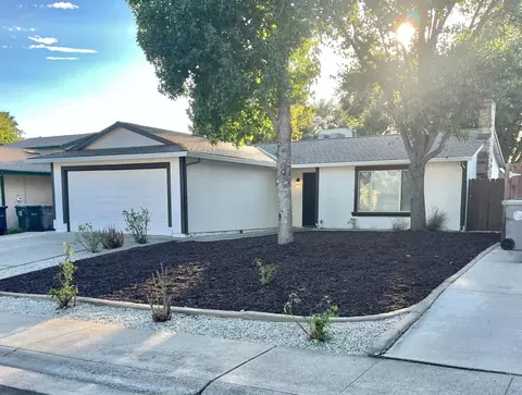 10 Ething Ct, Sacramento, CA 95823