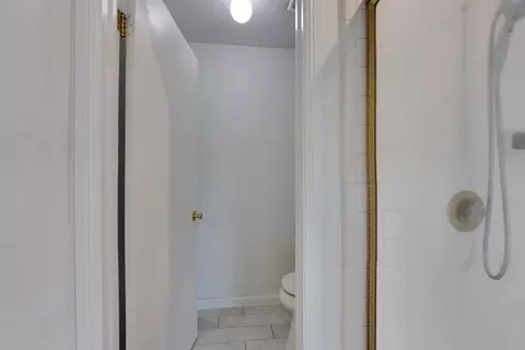 Bath - 1219 Mohr Cir, Manteca, CA 95337 photo 6 of 9