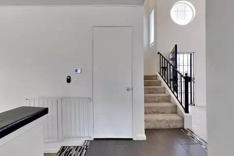 Entry Way - 1219 Mohr Cir, Manteca, CA 95337 photo 7 of 17
