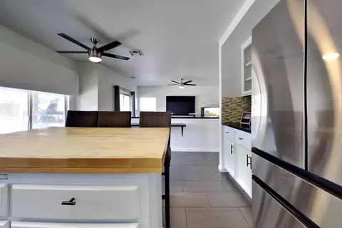 Kitchen - 1219 Mohr Cir, Manteca, CA 95337 photo 6 of 11