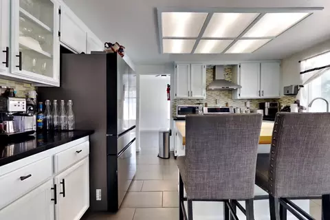 Kitchen - 1219 Mohr Cir, Manteca, CA 95337 photo 4 of 11