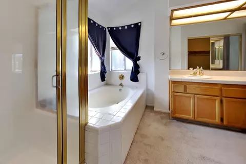 Bath - 1219 Mohr Cir, Manteca, CA 95337 photo 5 of 9