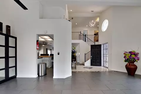 Entry Way - 1219 Mohr Cir, Manteca, CA 95337 photo 6 of 17