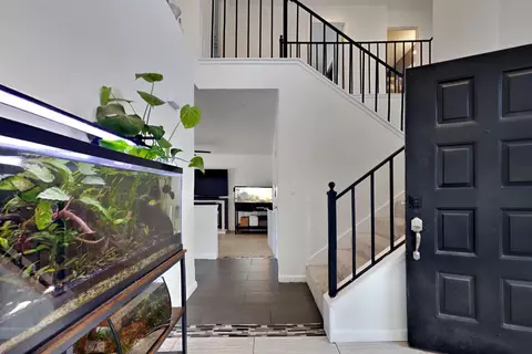 Entry Way - 1219 Mohr Cir, Manteca, CA 95337 photo 2 of 17