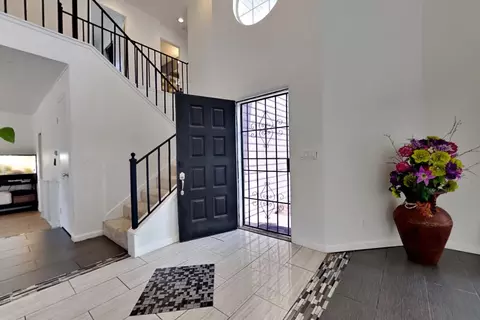 Entry Way - 1219 Mohr Cir, Manteca, CA 95337 photo 3 of 17