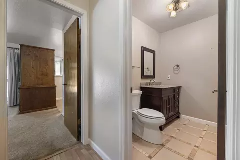Entry Way - 1625 Fernandes St, Modesto, CA 95355 photo 6 of 11