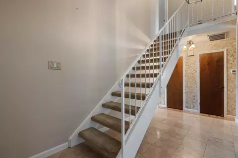 Entry Way - 1625 Fernandes St, Modesto, CA 95355 photo 7 of 11