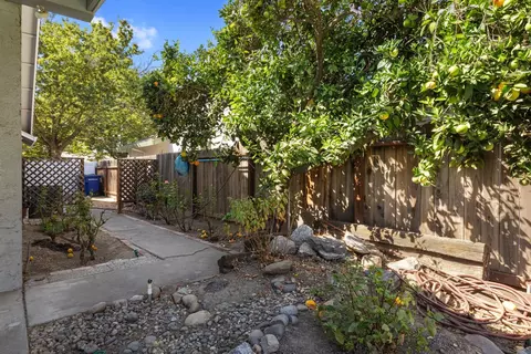 Exterior - 1625 Fernandes St, Modesto, CA 95355 photo 6 of 6