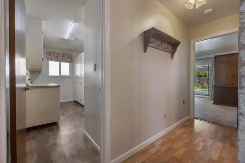 Entry Way - 1625 Fernandes St, Modesto, CA 95355 photo 4 of 11