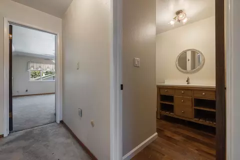 Entry Way - 1625 Fernandes St, Modesto, CA 95355 photo 9 of 11