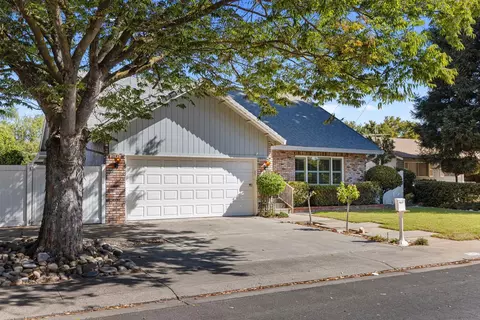 Exterior - 1625 Fernandes St, Modesto, CA 95355 photo 2 of 6