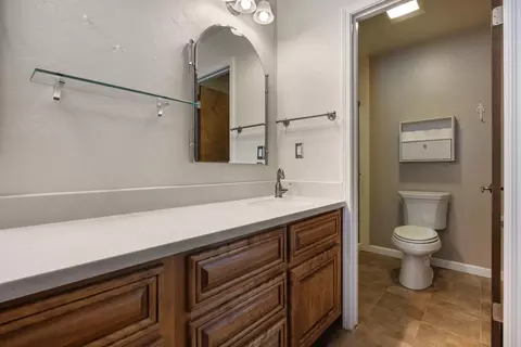 Bath - 1625 Fernandes St, Modesto, CA 95355 photo 1 of 3