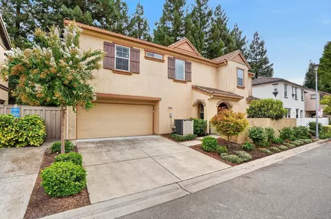 8004 Linda Isle Ln, Sacramento, CA 95831