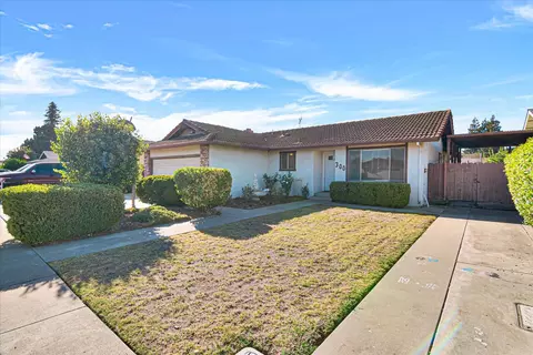 Exterior - 300 Brian Ln, Turlock, CA 95382 photo 2 of 5