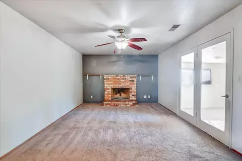 Living - 300 Brian Ln, Turlock, CA 95382 photo 2 of 5