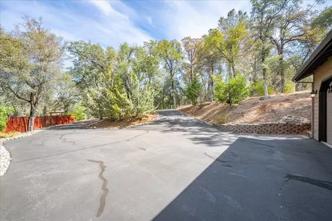 Exterior - 7410 White Oak Dr, Placerville, CA 95667 photo 13 of 15