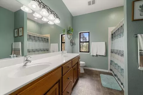 Bath - 7410 White Oak Dr, Placerville, CA 95667 photo 1 of 3