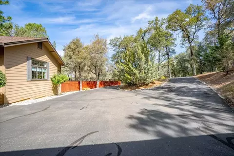 Exterior - 7410 White Oak Dr, Placerville, CA 95667 photo 12 of 15