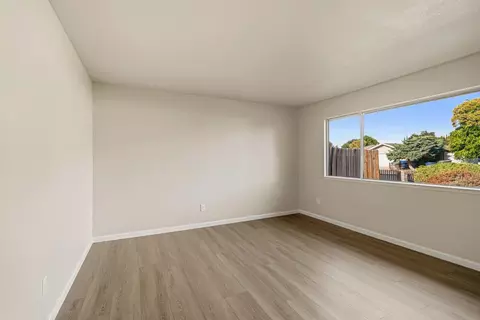 Living - 1901 Milpas Ln, Modesto, CA 95355 photo 4 of 5