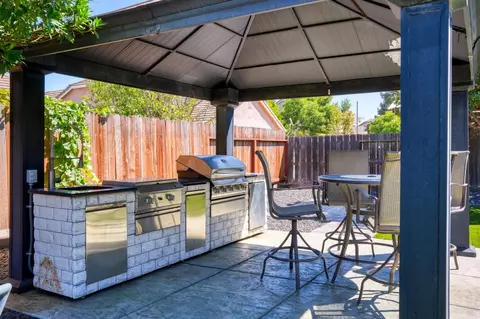 Kitchen - 3529 Isabella Dr, Modesto, CA 95355 photo 5 of 5