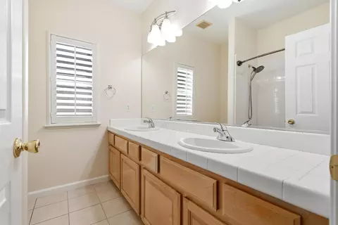 Bath - 3529 Isabella Dr, Modesto, CA 95355 photo 3 of 3
