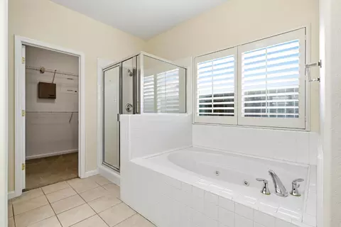 Bath - 3529 Isabella Dr, Modesto, CA 95355 photo 2 of 3