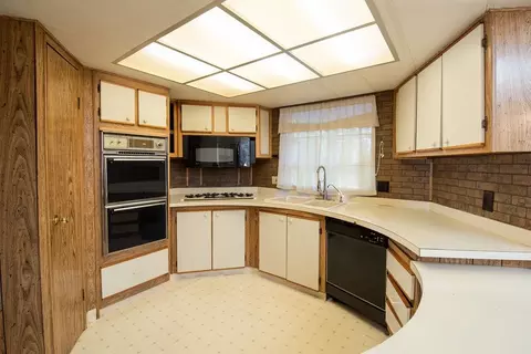 Kitchen - 22168 E Milton Rd, Linden, CA 95236 photo 1 of 1