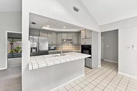 Kitchen - 5905 Lucinda Ln, Carmichael, CA 95608 photo 6 of 6