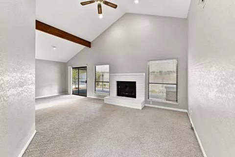 Living - 5905 Lucinda Ln, Carmichael, CA 95608 photo 2 of 5