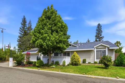 Exterior - 5905 Lucinda Ln, Carmichael, CA 95608 photo 3 of 11